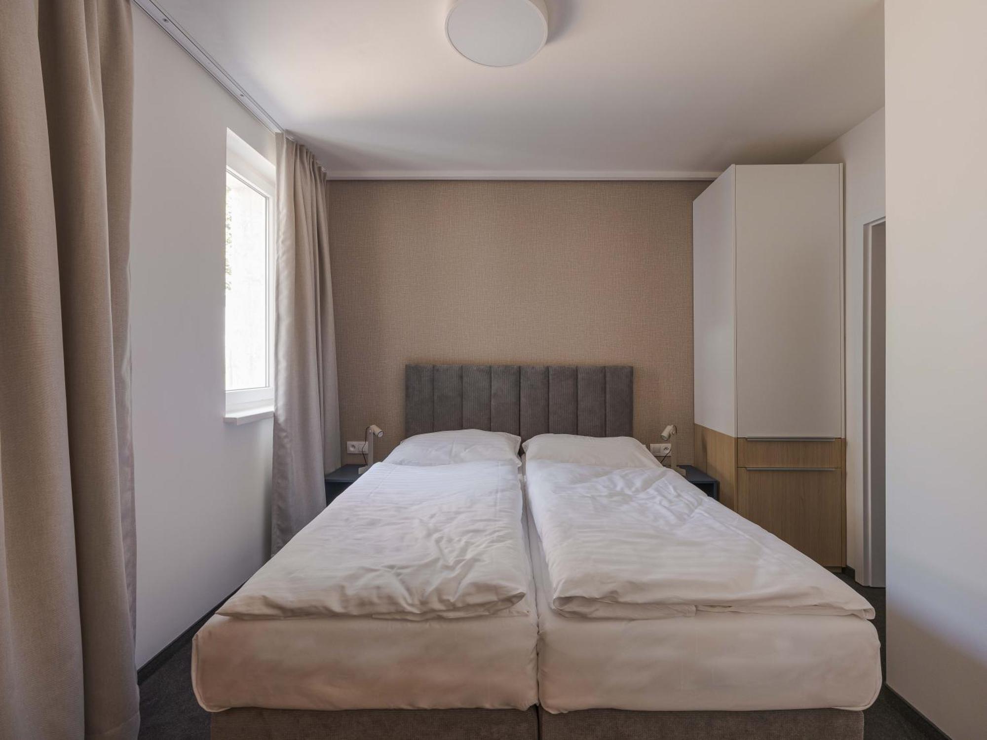 Hotel Taxis Bratislava - New Rooms Buitenkant foto
