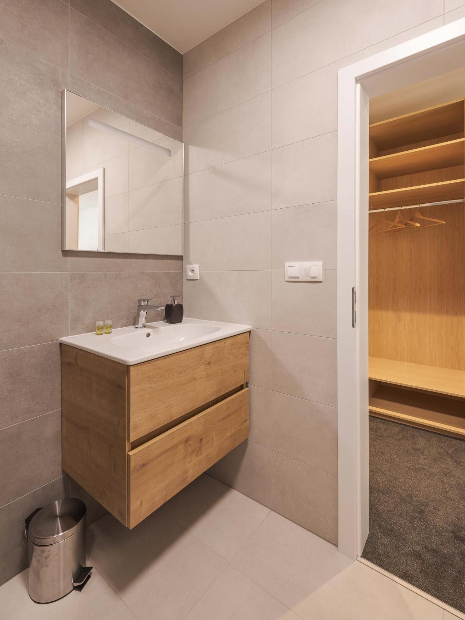 Hotel Taxis Bratislava - New Rooms Buitenkant foto